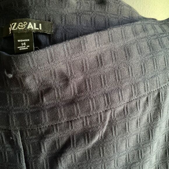 Navy Textured Stretch Capris size 14W - Picture 5 of 8